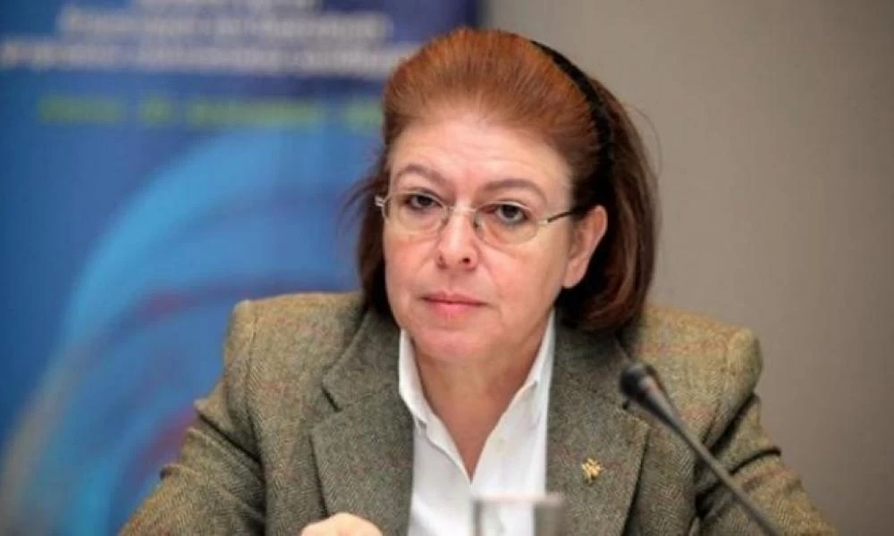 Έλληνας σκηνοθέτης κατά Μενδώνη: «Να την αποπέμψει ο Μητσοτάκης ως επικίνδυνη για τον πολιτισμό»